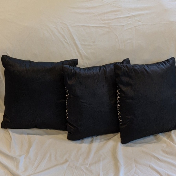 Set of 3 Grand Resort Collection Throw Pillows 14" - Picture 2 of 3